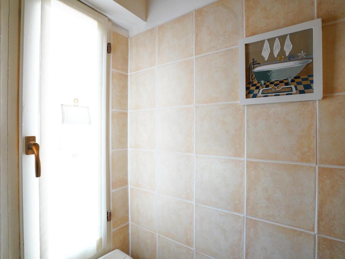 - Via Xxx Ottobre Apartment *